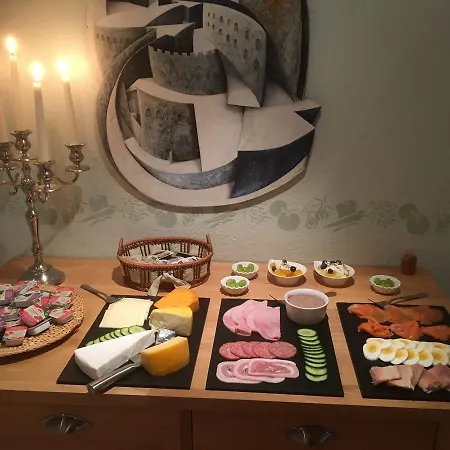 ベッド・アンド・ブレックファスト Bed